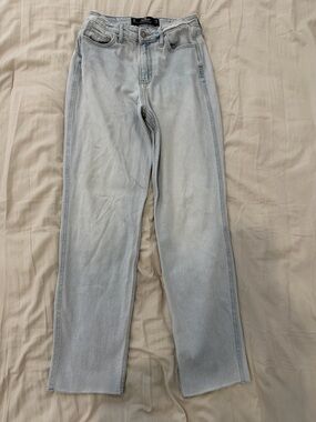 Hollister Light Wash Ultra High Rise Mom Jeans